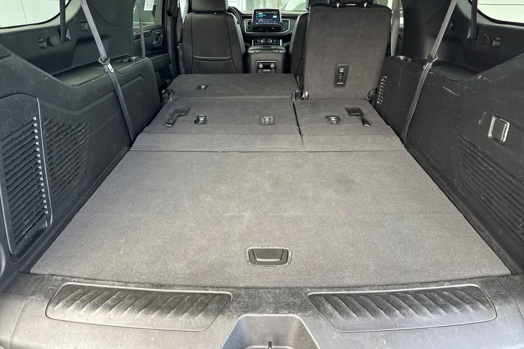 Used 2024 Chevrolet Suburban LT AWD/4WD image 16