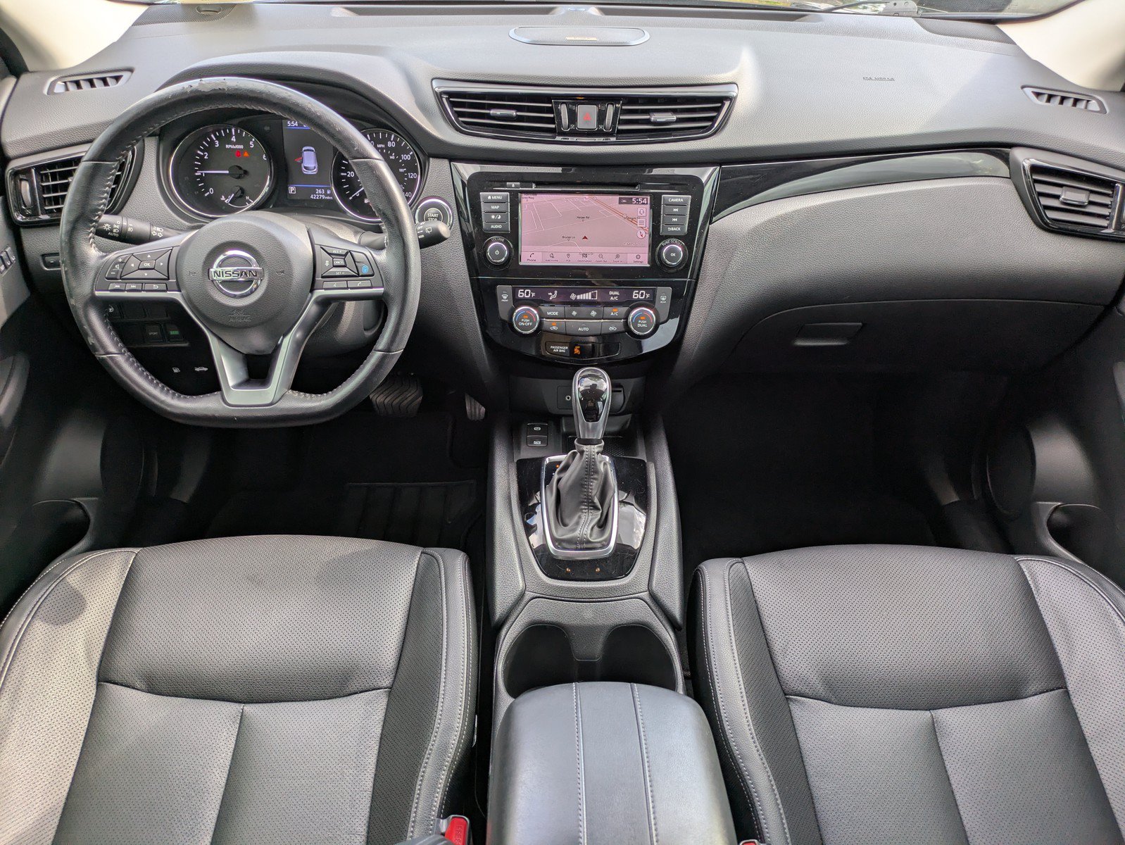Used 2022 Nissan Rogue Sport SL w/ Premium Package FWD image 11