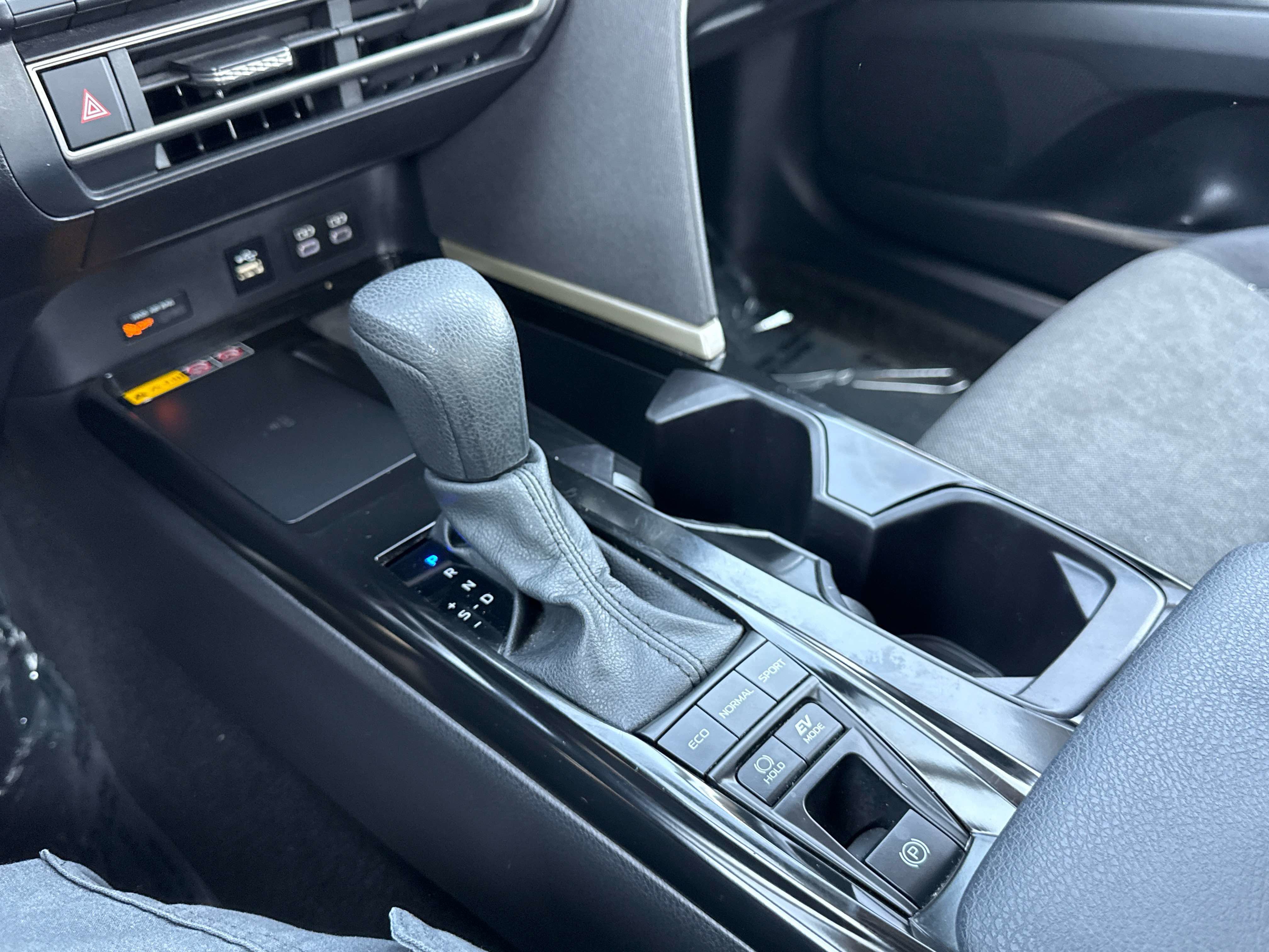 Used 2025 Toyota Camry LE FWD image 19