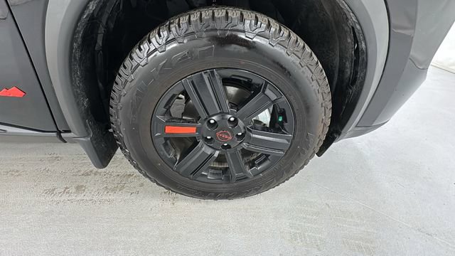 Certified 2025 Nissan Rogue SV AWD/4WD image 9