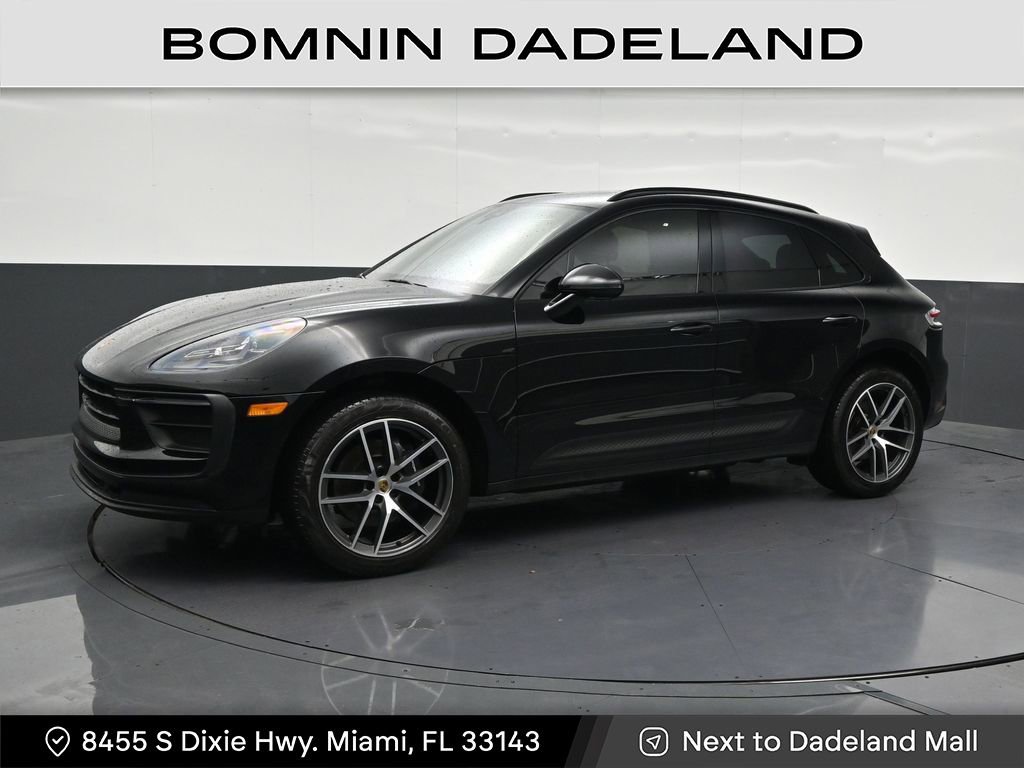Used 2022 Porsche Macan AWD/4WD image 1