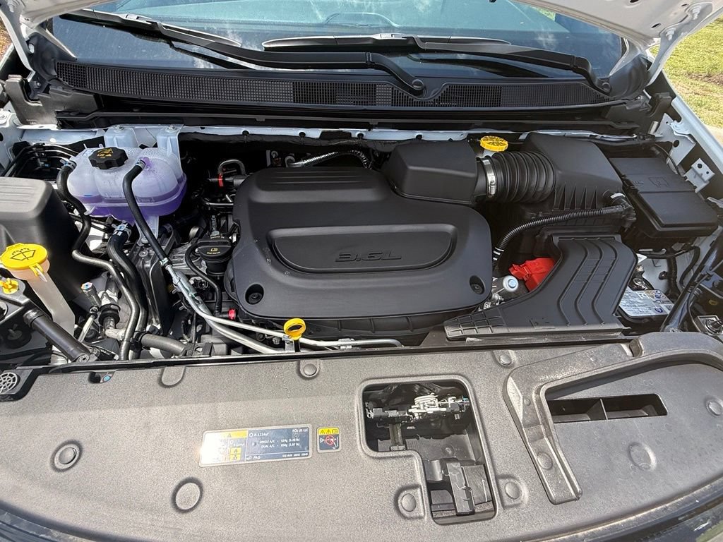New 2027 Chrysler Pacifica Limited FWD image 30