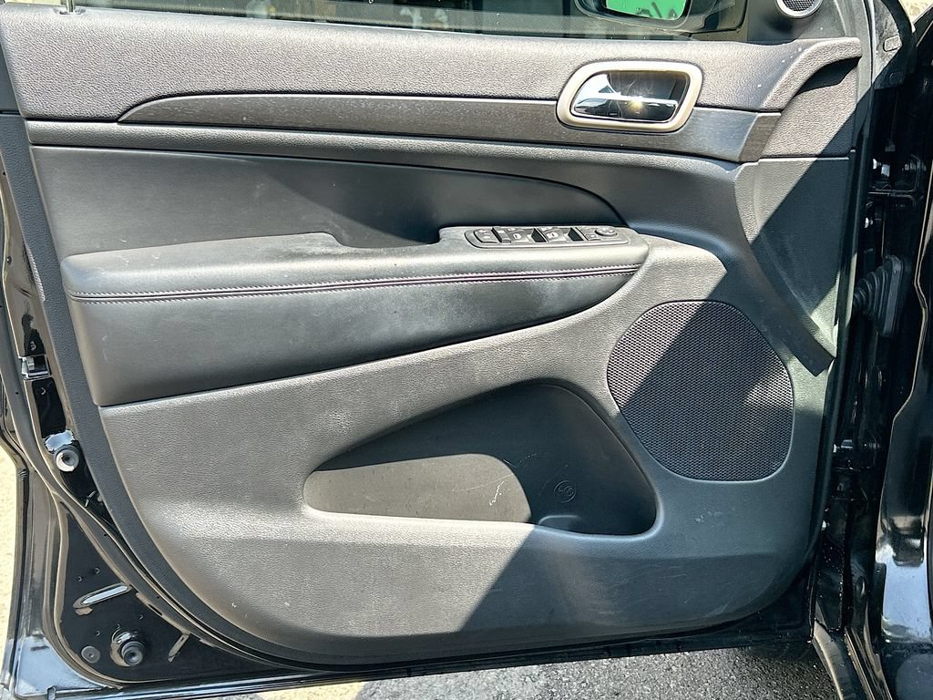 Used 2017 Jeep Grand Cherokee Laredo RWD image 22