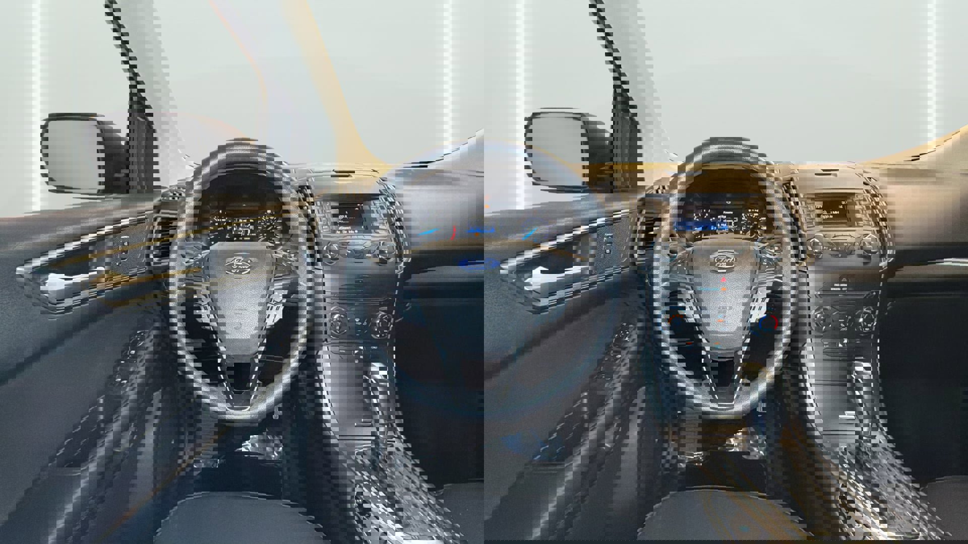 Used 2018 Ford Edge SE image 16