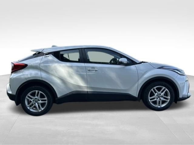 Used 2021 Toyota C-HR LE FWD image 6