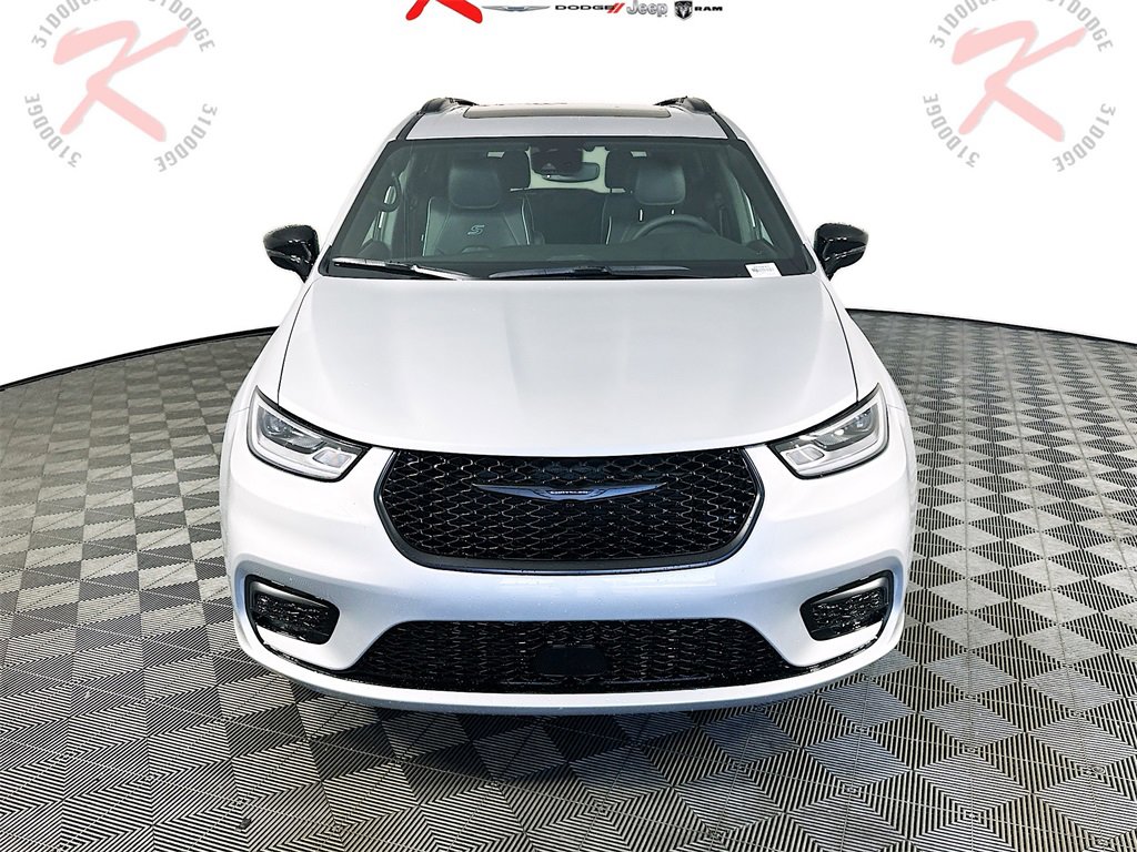 New 2026 Chrysler Pacifica Limited video 2