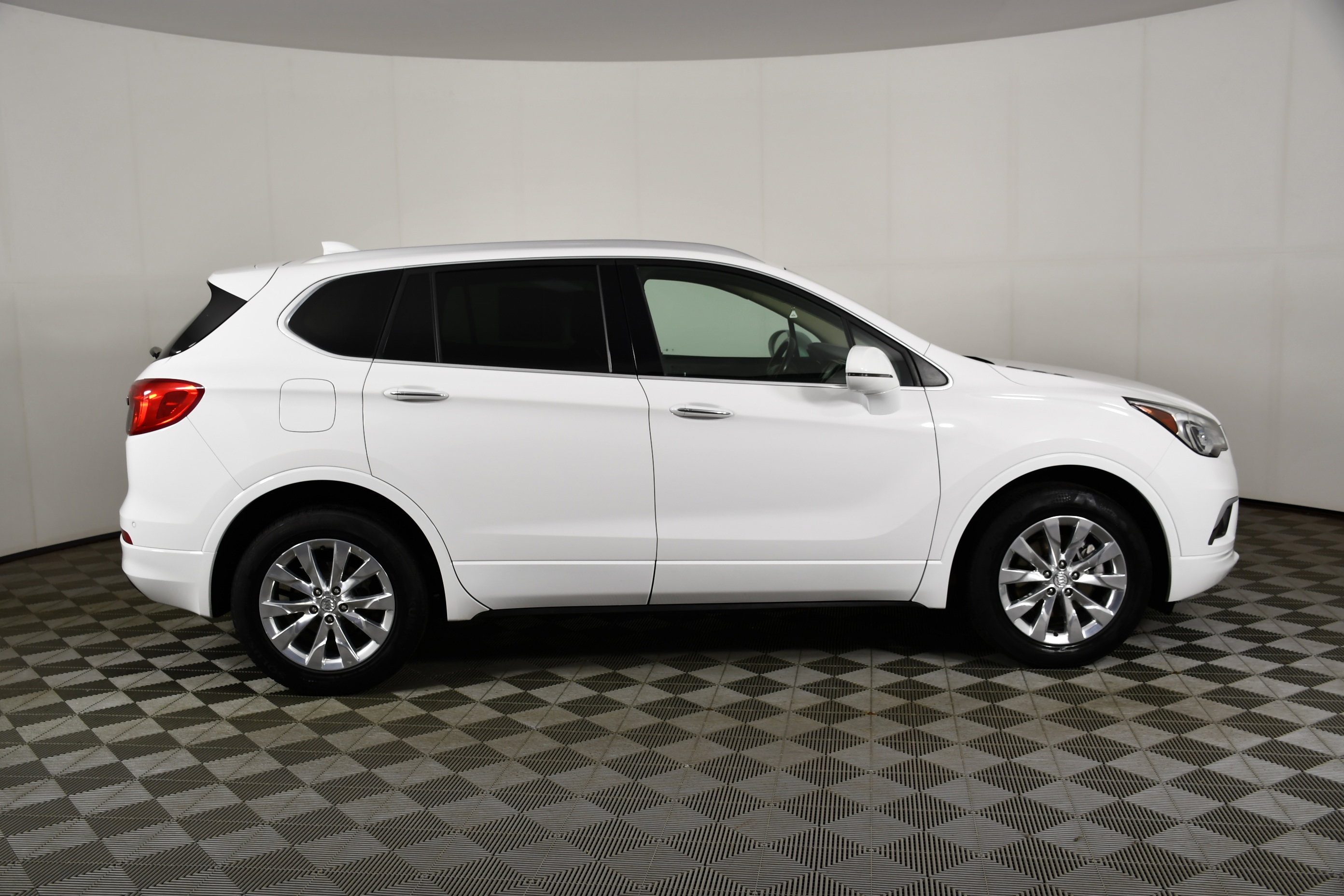 Used 2018 Buick Envision Essence AWD/4WD image 5