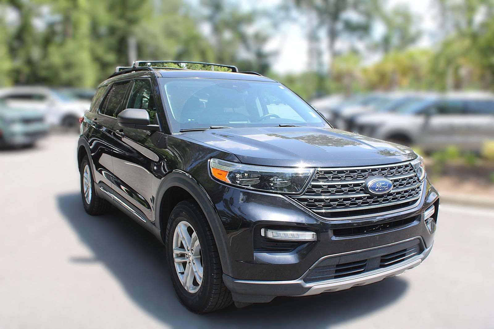 Used 2022 Ford Explorer XLT w/ Equipment Group 202A AWD/4WD image 16