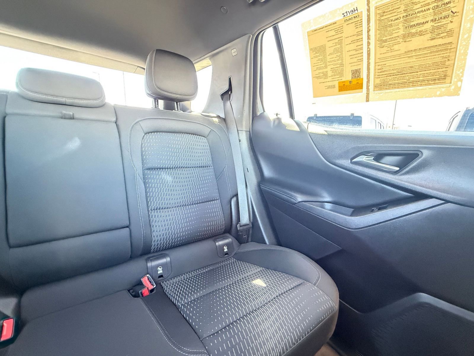 Used 2025 Chevrolet Equinox LT image 36