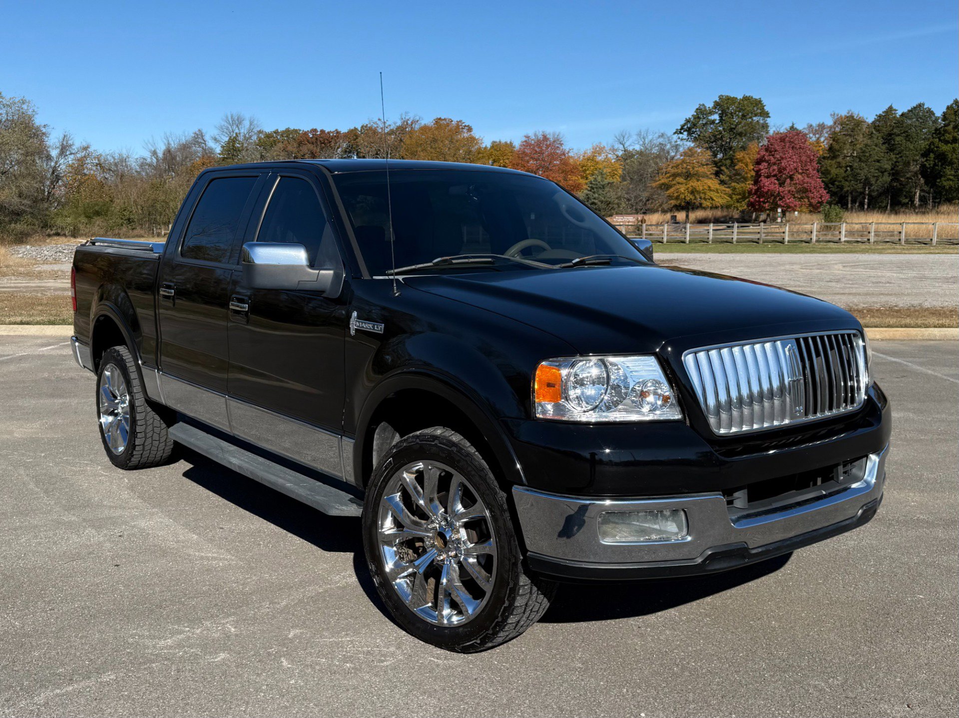 Used 2006 Lincoln Mark LT 4x4 image 1