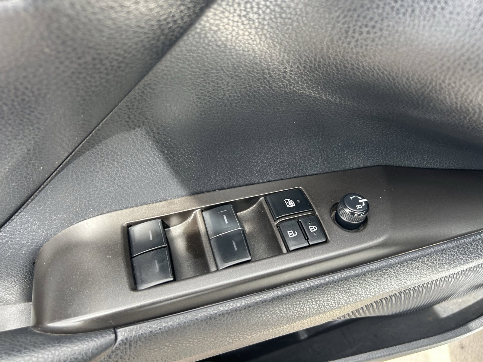 Used 2024 Toyota Camry LE FWD image 28