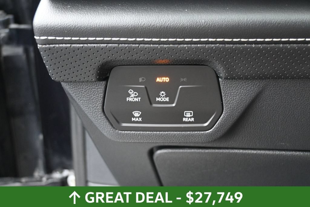 Used 2024 Volkswagen Atlas SE AWD/4WD image 36