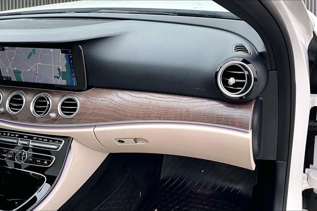 Used 2017 Mercedes-Benz E 400 4MATIC Wagon image 17