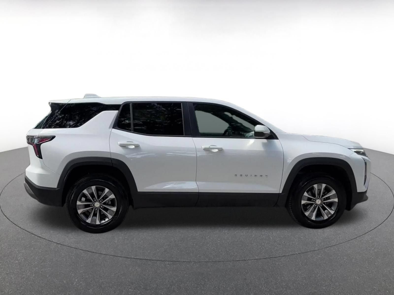Used 2025 Chevrolet Equinox LT FWD image 15