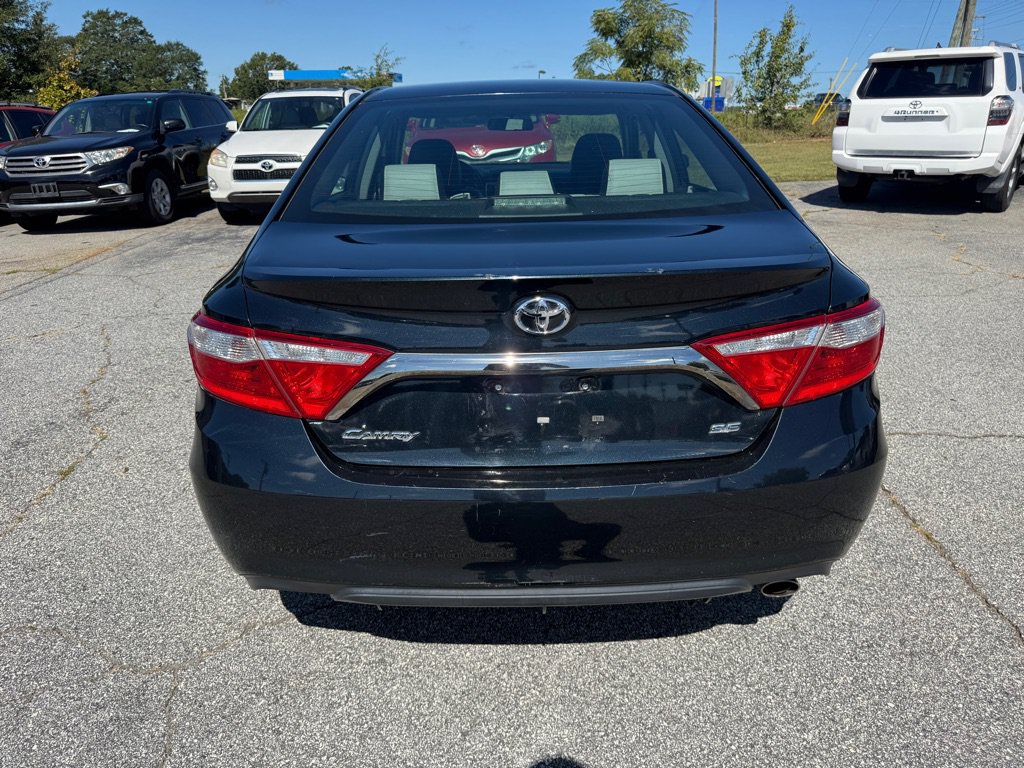 Used 2017 Toyota Camry SE FWD image 6