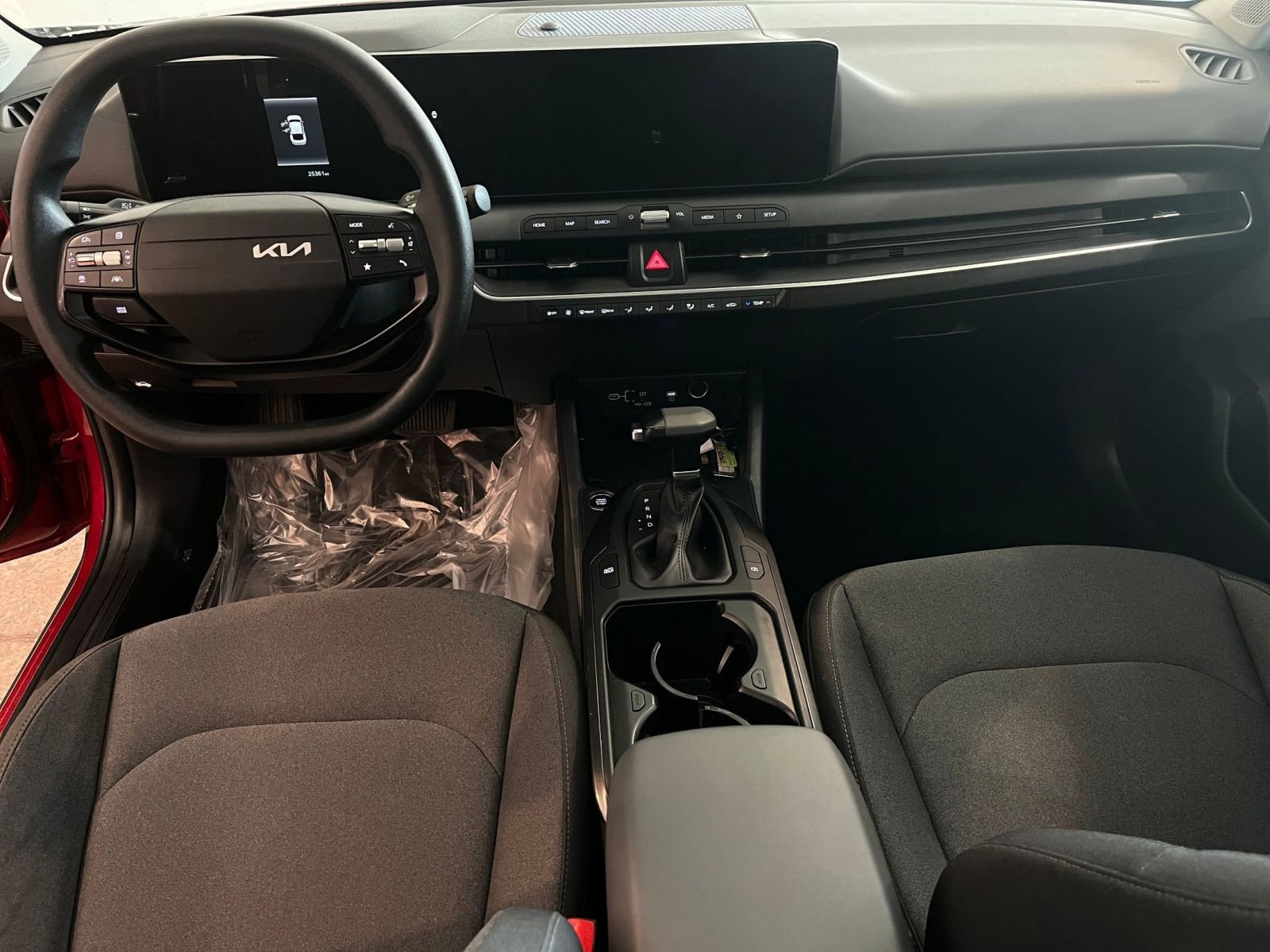 Used 2025 Kia K4 LXS image 32