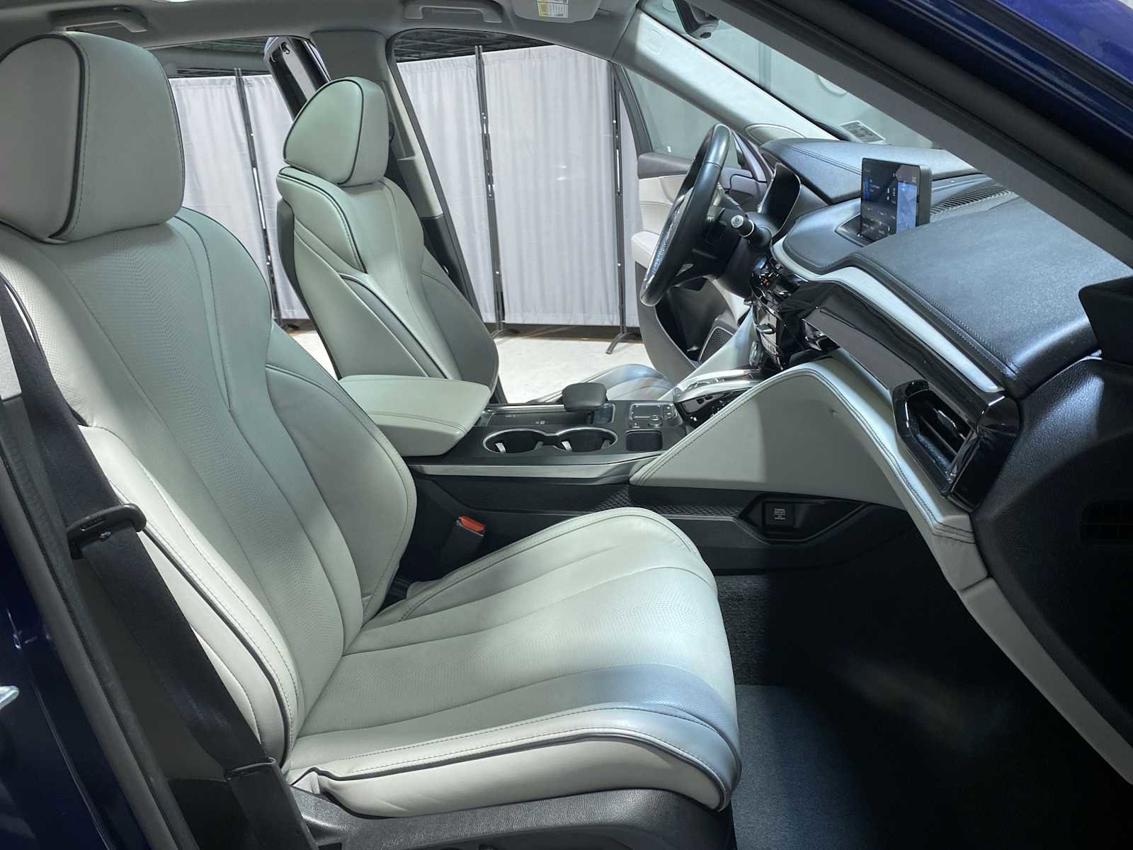 Certified 2023 Acura MDX SH-AWD w/ Advance Package image 14