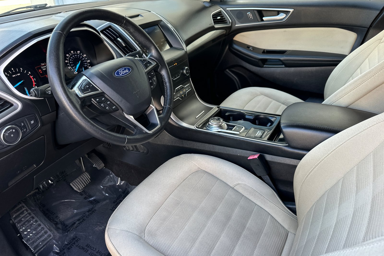 Used 2019 Ford Edge SEL AWD/4WD image 10