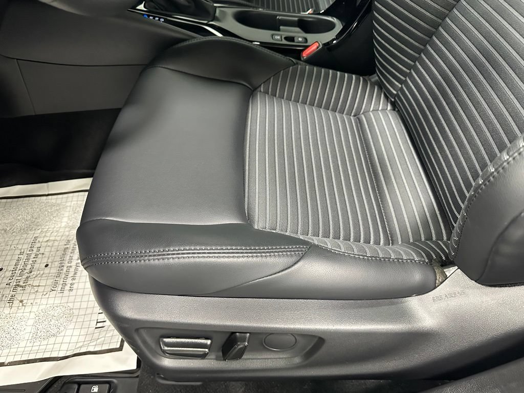 Used 2026 Toyota Corolla XSE FWD image 13