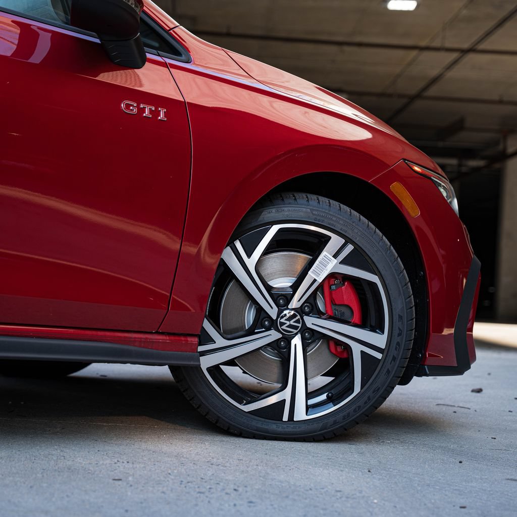 New 2026 Volkswagen GTI SE FWD image 6