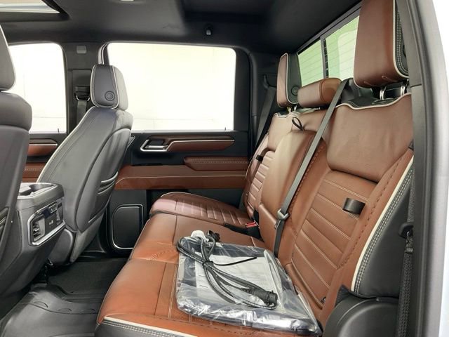 New 2026 GMC Sierra 2500 Denali Ultimate w/ LPO, Black Badging Package image 40