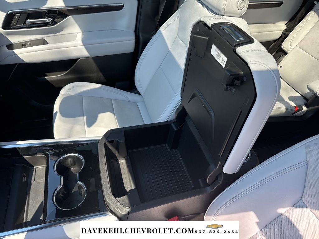 Used 2025 Chevrolet Tahoe Premier AWD/4WD image 17