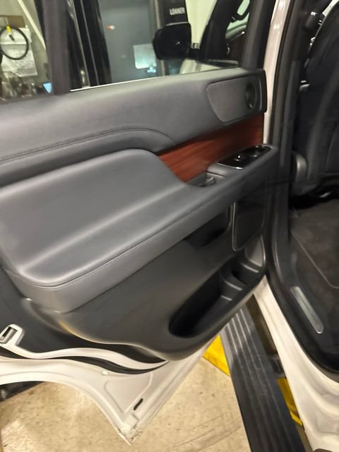 Certified 2024 Lincoln Navigator Premiere AWD/4WD image 8