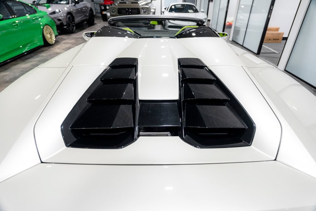 Used 2016 Lamborghini Huracan LP 610-4 AWD/4WD image 31
