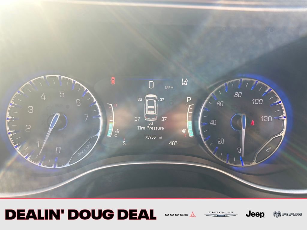 Used 2024 Chrysler Pacifica Touring-L image 16