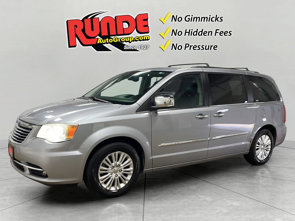 Used 2015 Chrysler Town & Country Limited Platinum FWD image 1