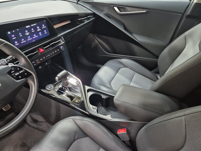 Certified 2024 Kia Niro EX Touring FWD image 26