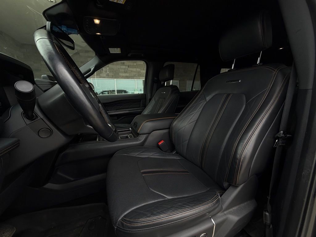 Used 2023 Ford Expedition Max Platinum RWD image 4