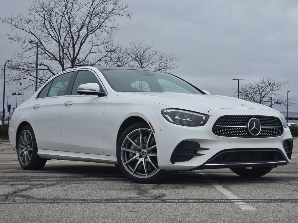 Used 2022 Mercedes-Benz E 350 4MATIC Sedan image 1