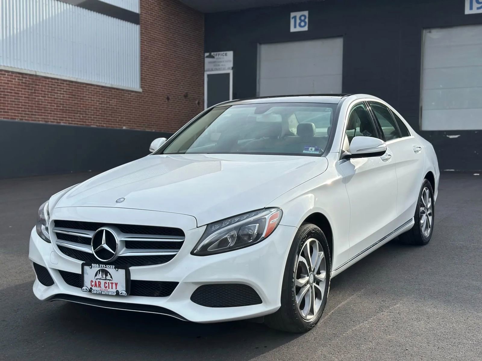 Used 2015 Mercedes-Benz C 300 4MATIC Sedan image 1