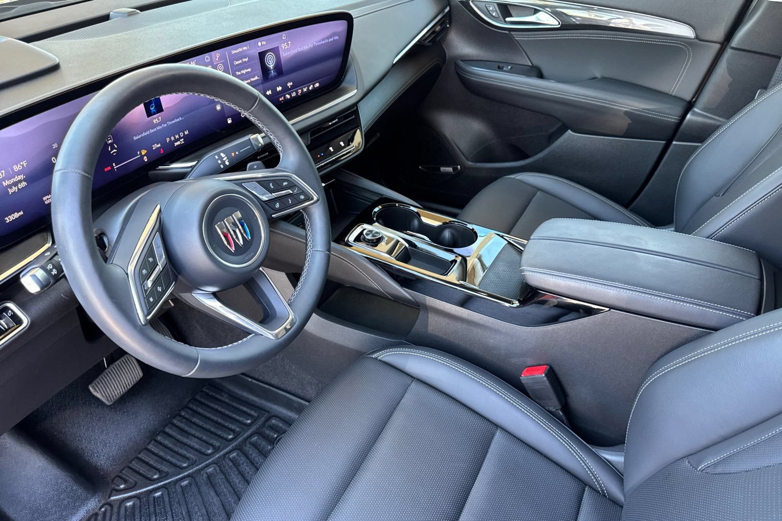 Certified 2024 Buick Envision Preferred AWD/4WD image 10