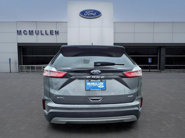 Certified 2022 Ford Edge SEL w/ Convenience Package AWD/4WD image 3