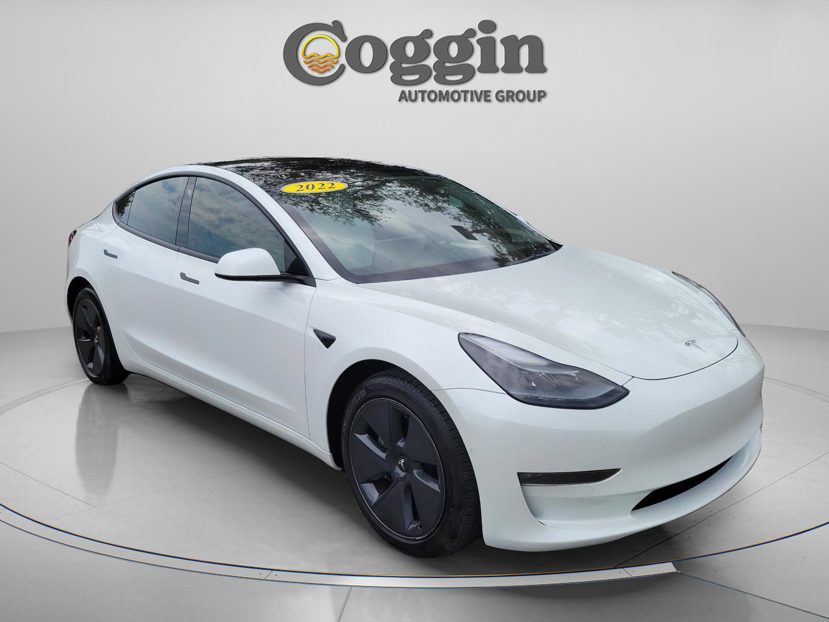 Used 2022 Tesla Model 3 Long Range AWD/4WD image 4