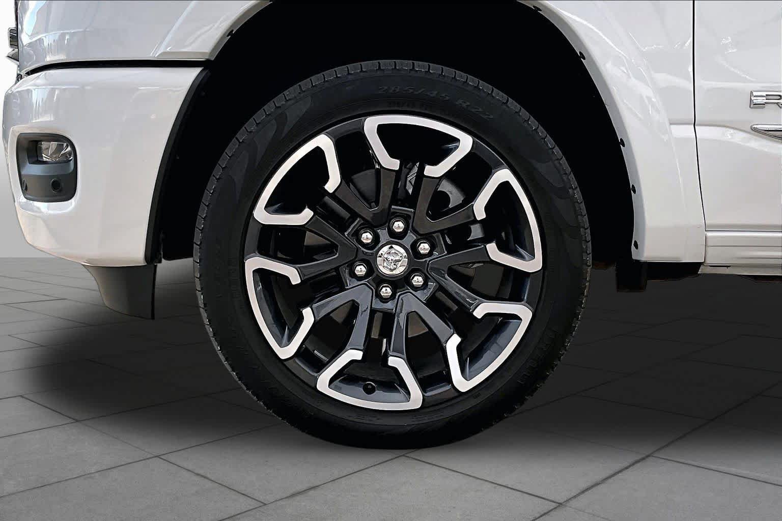 Used 2025 RAM 1500 Limited AWD/4WD image 10