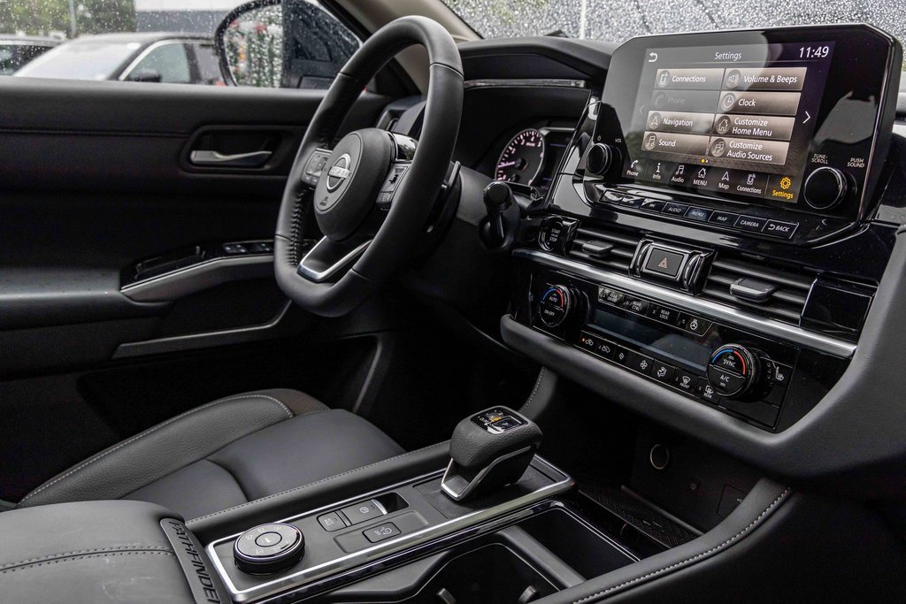 Certified 2025 Nissan Pathfinder SL w/ SL Premium Package image 27