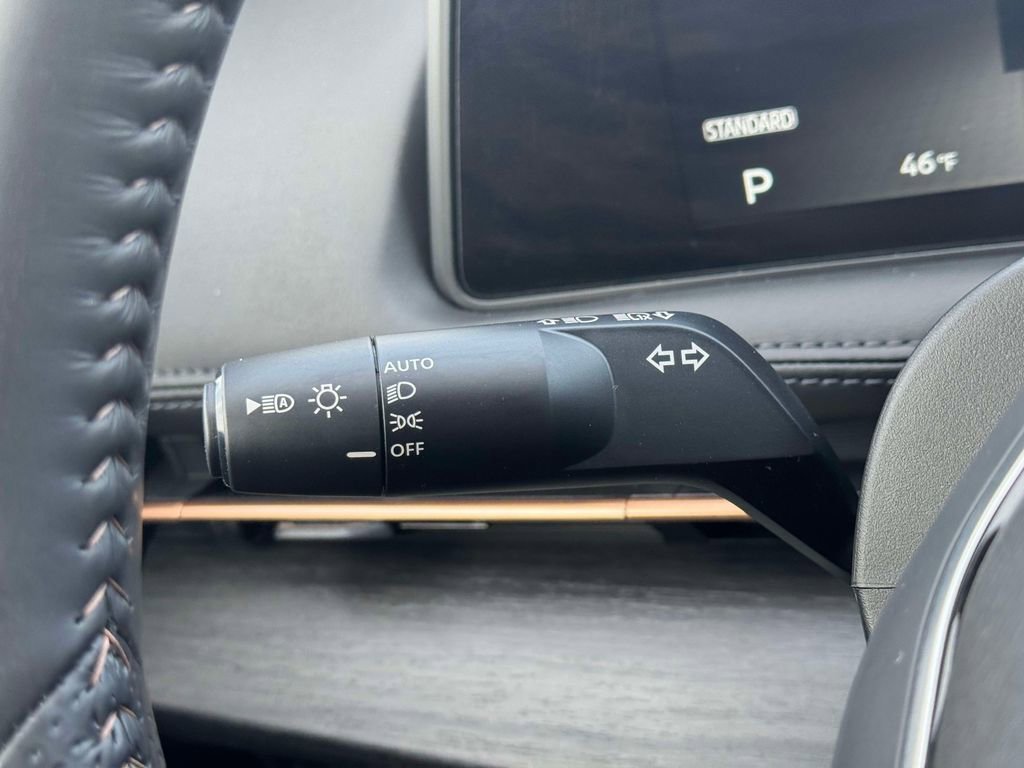 Used 2025 Nissan Ariya AWD image 22