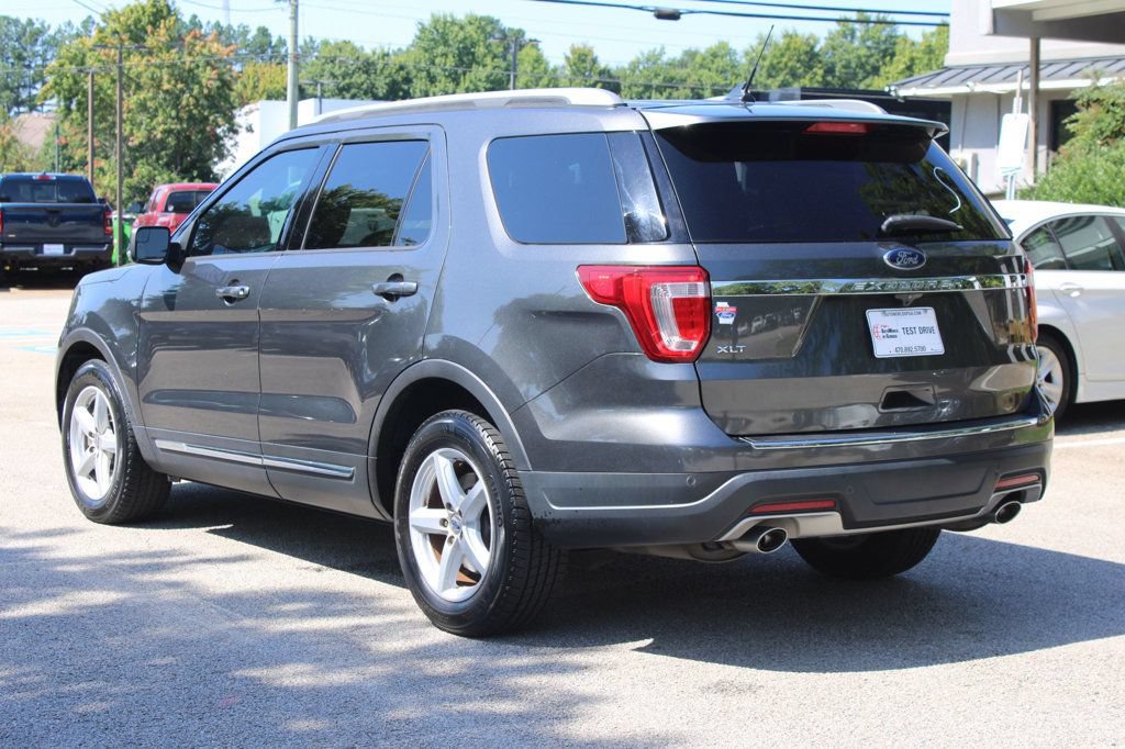 Used 2018 Ford Explorer XLT w/ Equipment Group 202A FWD image 5