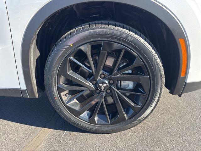 Used 2023 Mitsubishi Outlander SE image 25
