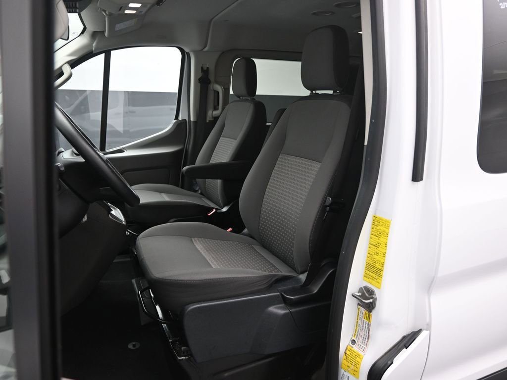 Used 2023 Ford Transit 350 XLT image 9