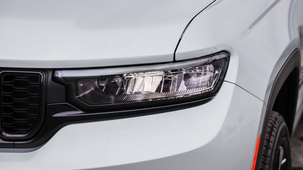 New 2025 Jeep Grand Cherokee L Limited w/ Black Appearance Package image 5