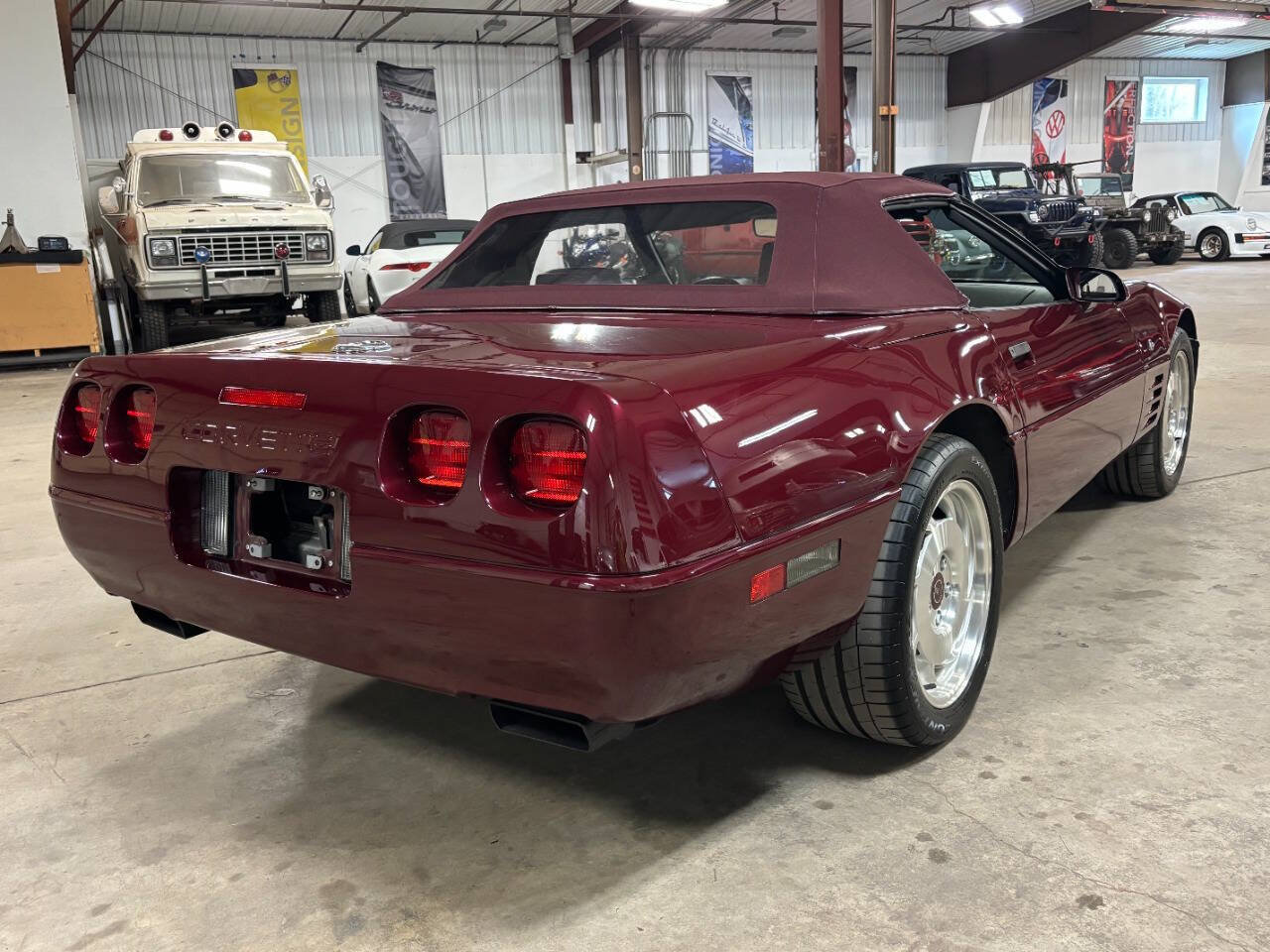 Used 1993 Chevrolet Corvette Convertible RWD image 6
