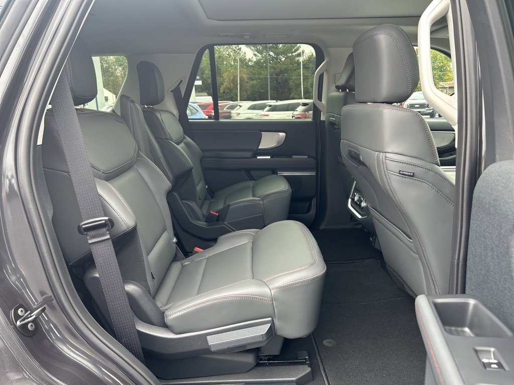 New 2025 Ford Expedition Active image 22