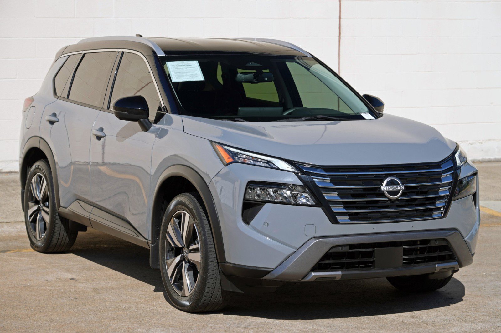 Used 2024 Nissan Rogue SL FWD image 48