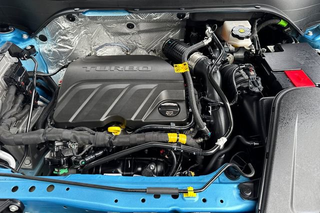 Used 2025 Chevrolet Trax RS w/ Sunroof Package FWD image 53