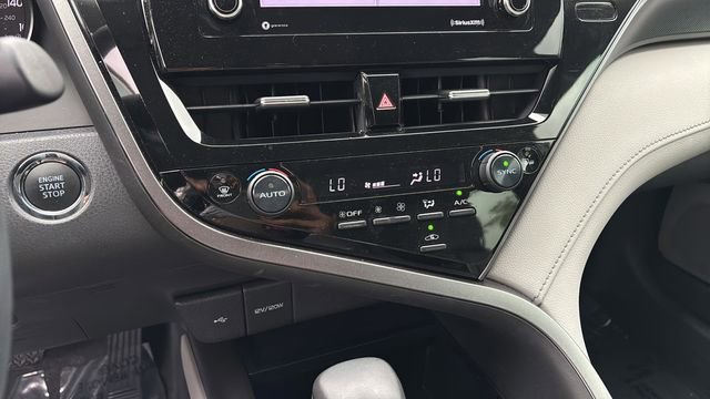 Used 2022 Toyota Camry SE w/ Convenience Package FWD image 30