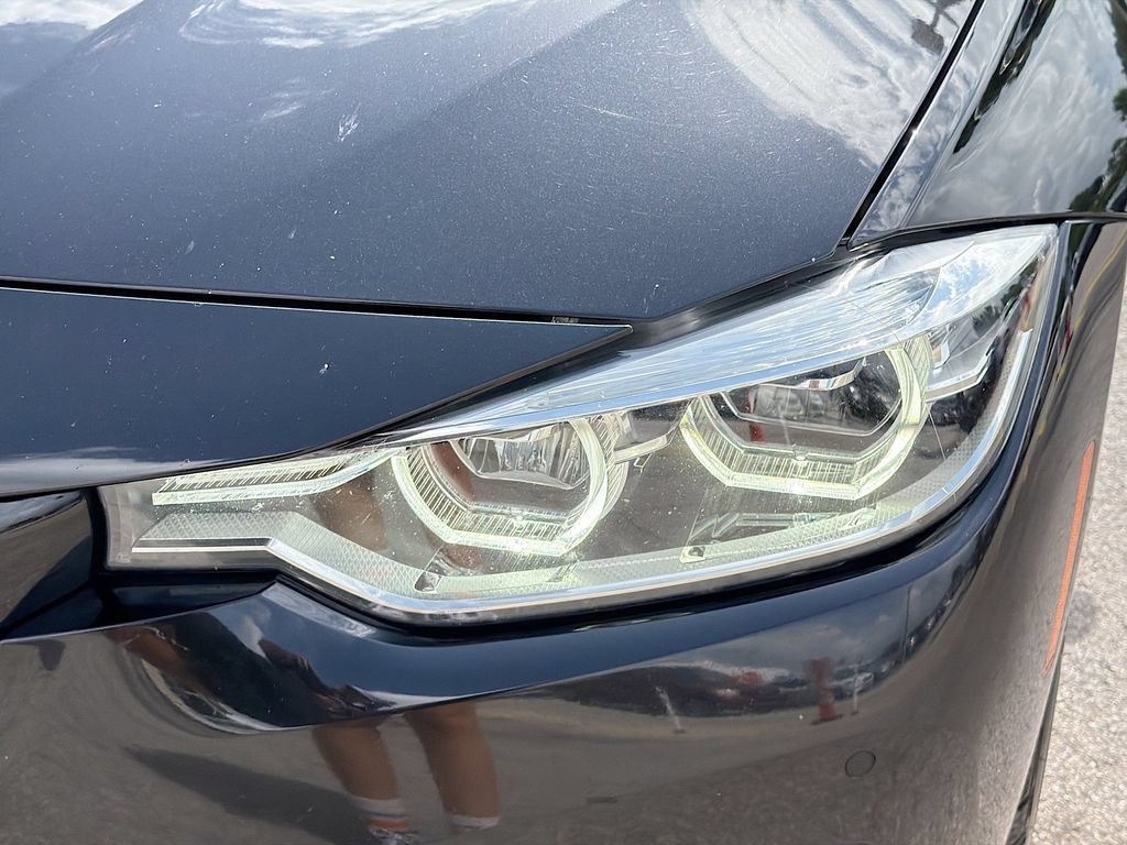 Used 2017 BMW 328d xDrive Sedan AWD/4WD image 9